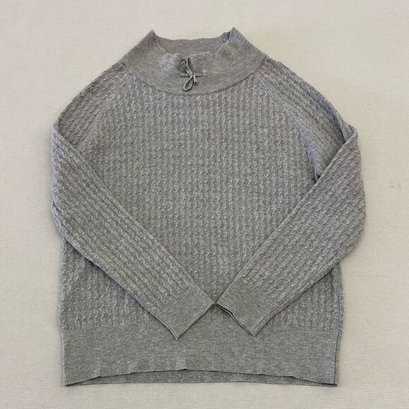 Gray Turtleneck Sweater with Ribbed Knit Texture - Picture 1 of 5